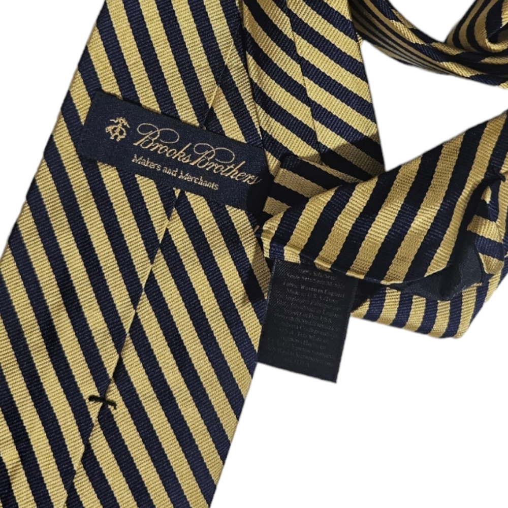 BROOKS BROTHERS Navy/Gold Striped Silk DESIGNER Tie USA - Picture 3 of 4